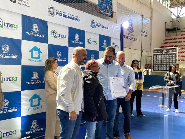 O presidente do ITERJ, Robson Claudino, destacou que o programa de REURB-S que está sendo executado pela autarquia no estado do Rio de Janeiro é o maior do Brasil e agradeceu aos moradores pela confiança no trabalho do instituto.