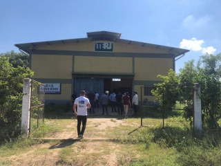 Equipe do ITERJ visita Assentamento Fazenda Experimental de Italva
